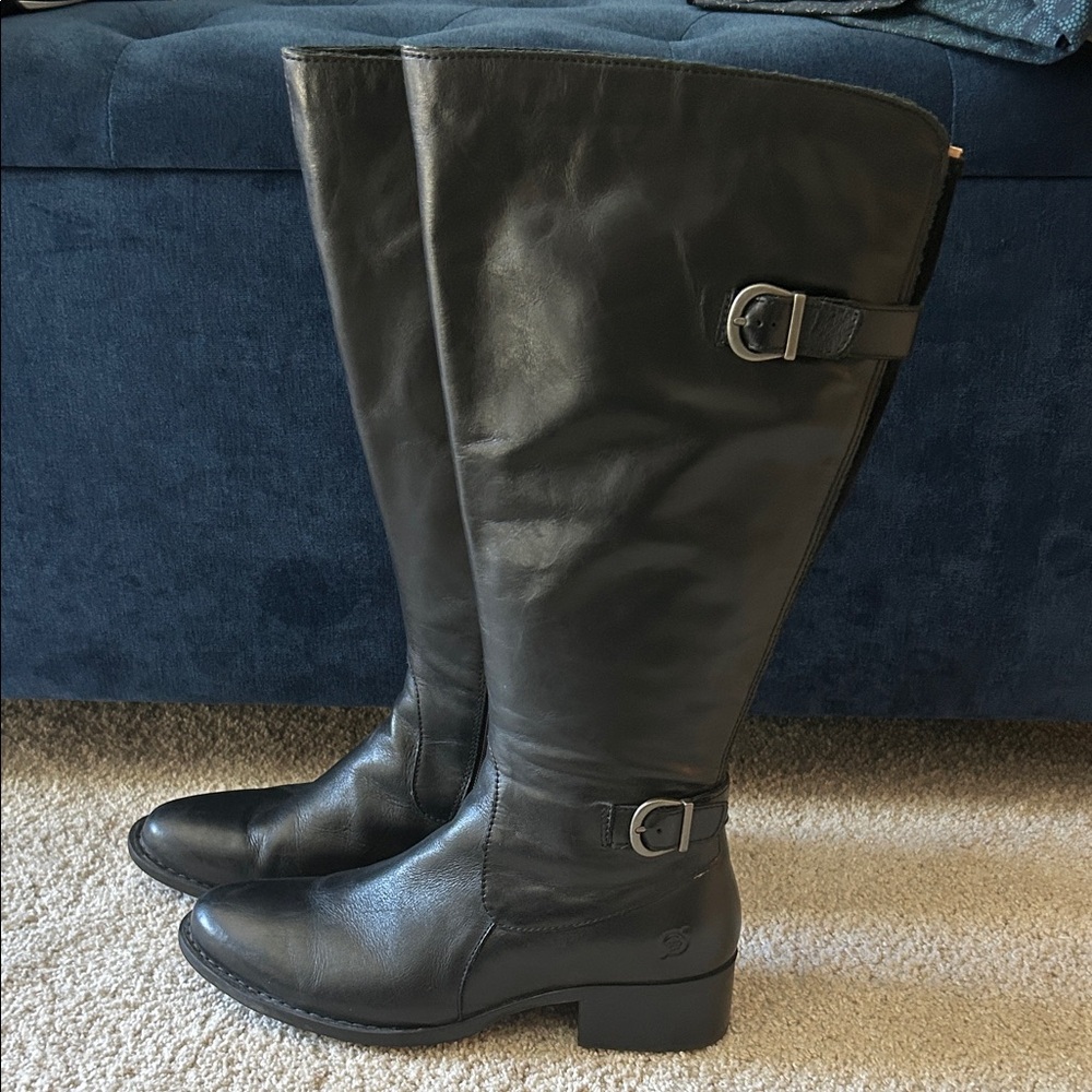 Gently used BORN Wide Calf Black Leather Boots Women’s 9.5 medium